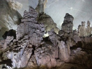 hohe-hoehle-stalagtiten